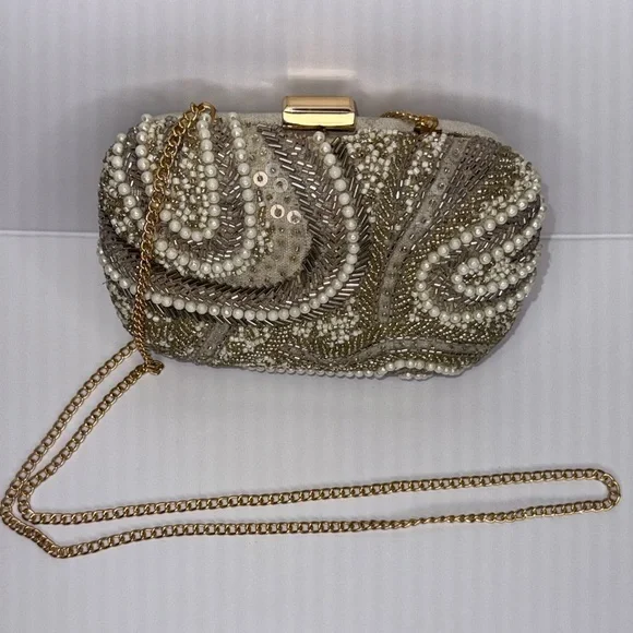 Lulu’s Elegant Beaded Clutch w/ Gold Chain (worn once) - Picture 6 of 7